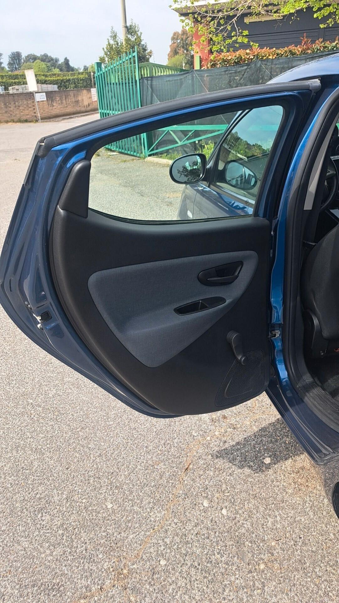 Lancia Ypsilon 1.0 FireFly 5 porte S&S Hybrid Ecochic Gold