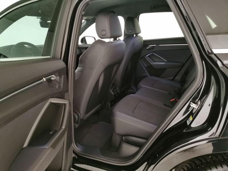 Audi Q3 45 2.0 tfsi Identity Black quattro 245cv s-tronic