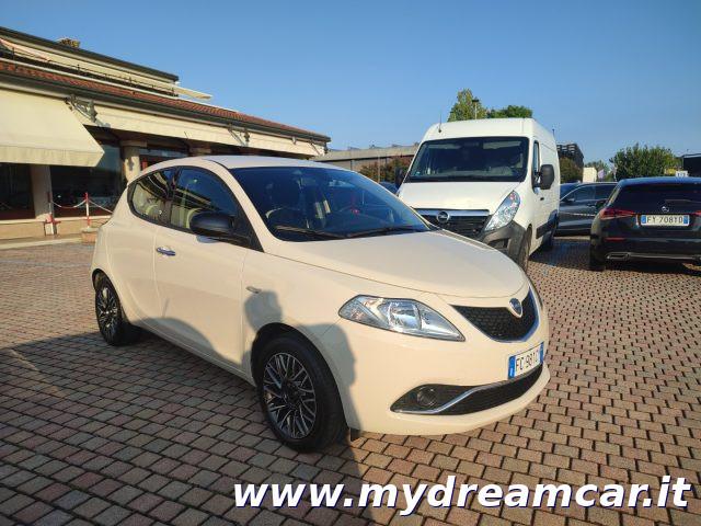 LANCIA Ypsilon 1.2 69 CV 5 porte Platinum