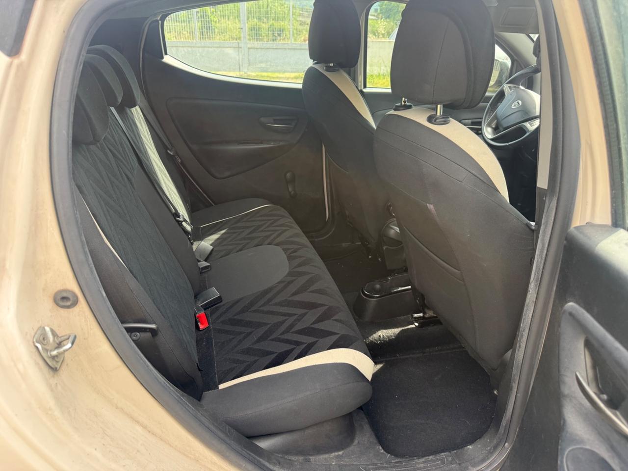 Lancia Ypsilon 1.2 69 CV 5 porte Platinum