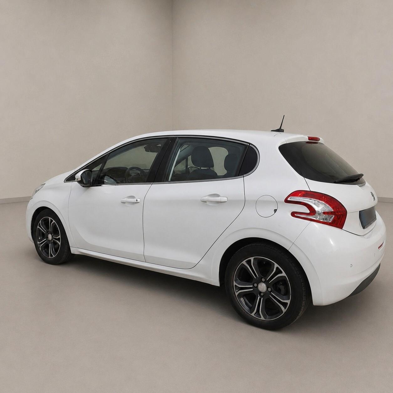 Peugeot 208 1.6 e-HDi 92 CV Stop&Start ETG6 5 porte Allure