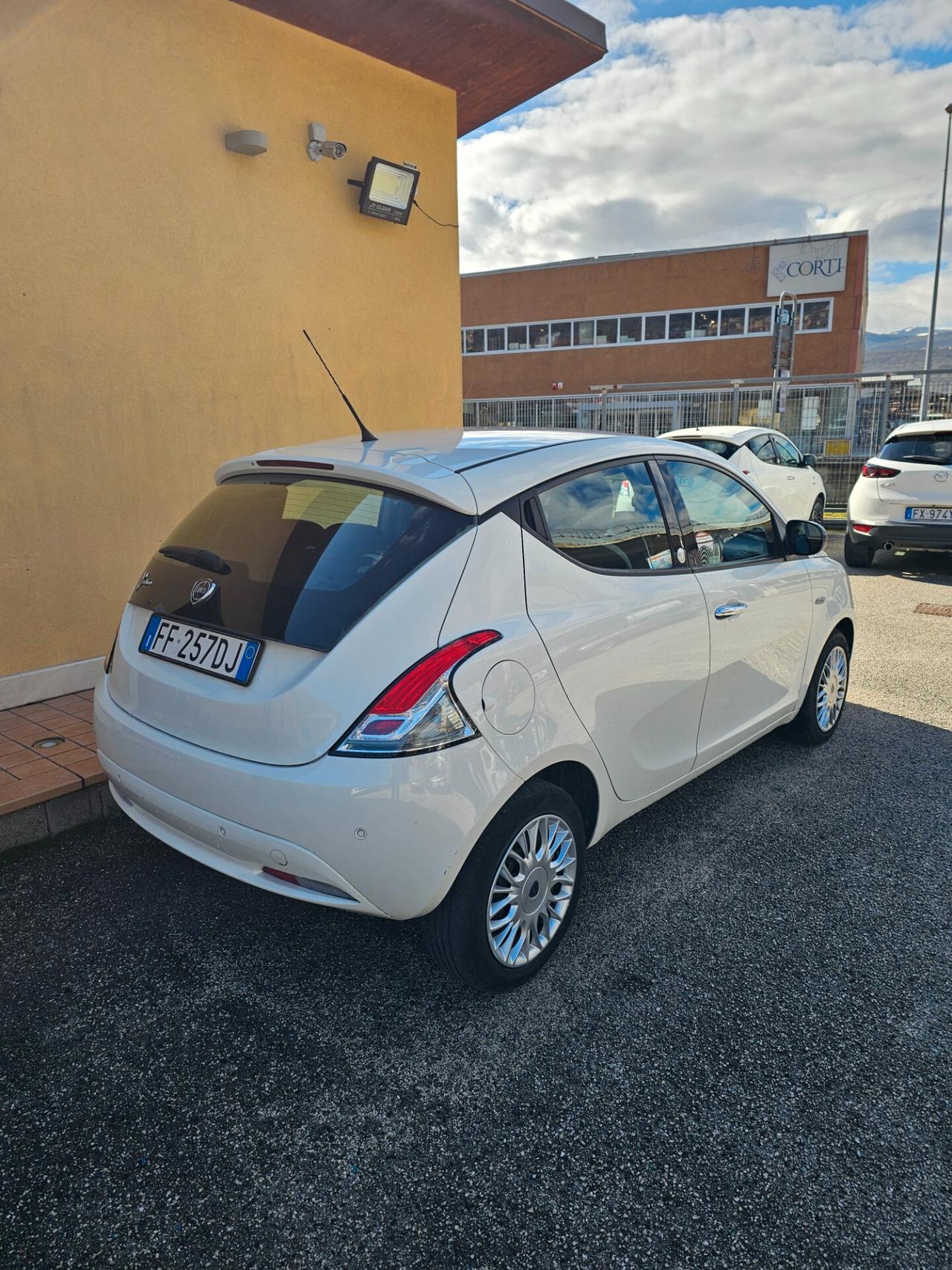 Lancia Ypsilon 1.2 69 CV 5 porte GPL Ecochic Gold