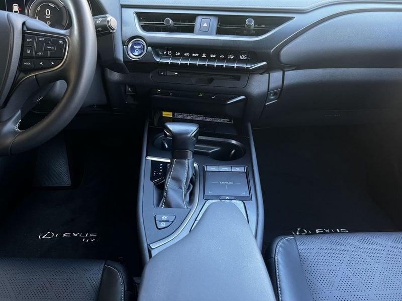 Lexus UX 250h 2.0 Luxury 4wd cvt