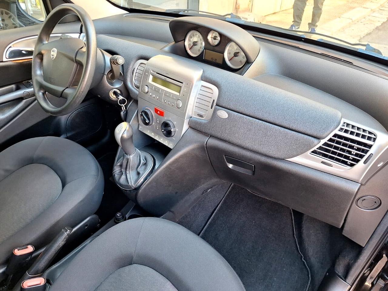 Lancia Ypsilon 1.3 MJT 75 CV Platinum