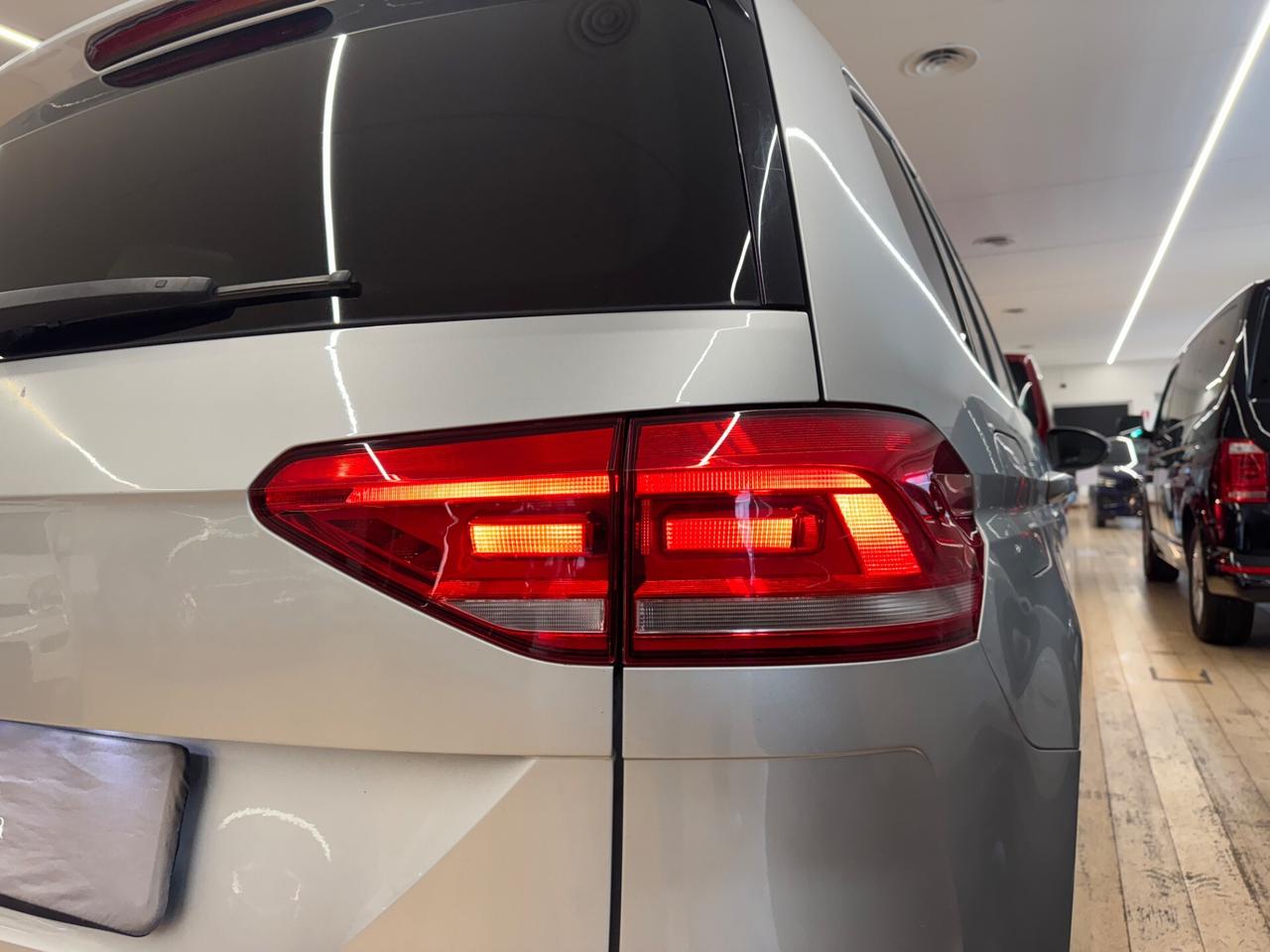 Volkswagen Touran 7 POSTI DSG Highline BlueMotion Tech.