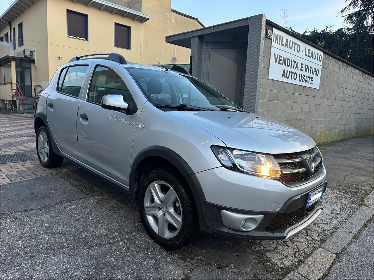 Dacia Sandero Stepway 900 TCe 90CV - ok neopatentati