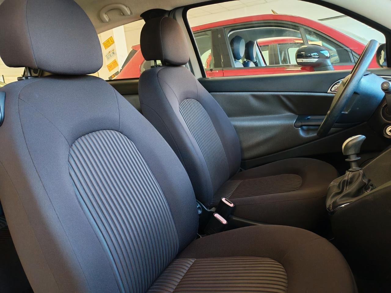 Lancia Ypsilon - TAGLIANDATA - tenuta MOLTO bene !!!
