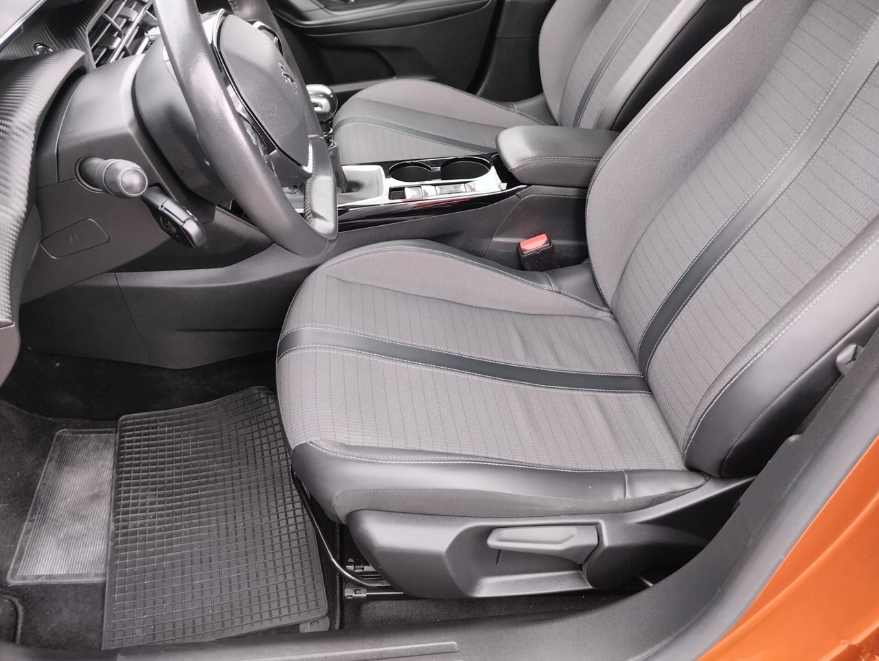 Peugeot 2008 PureTech 130 S&S Allure Pack