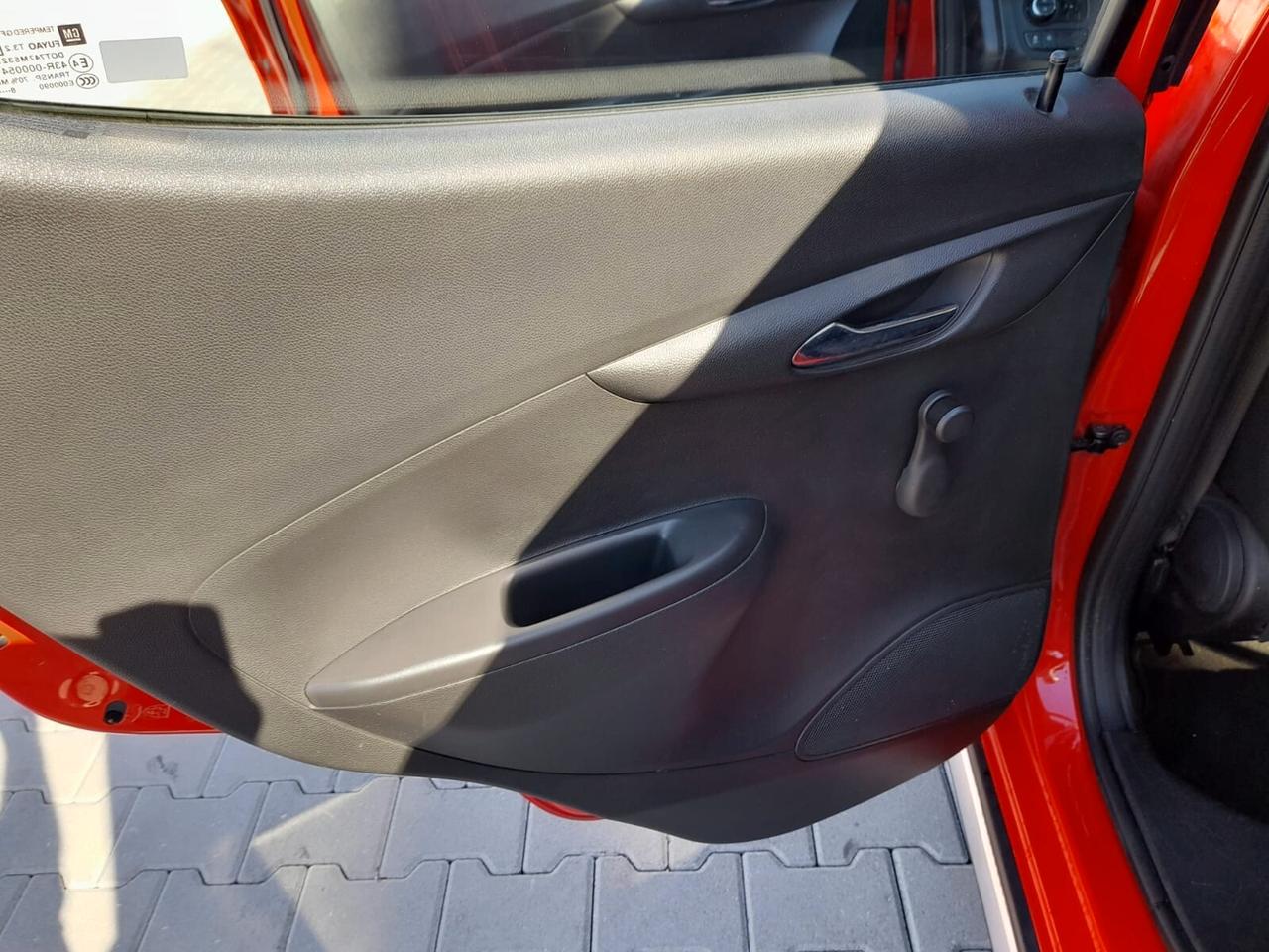 Opel Karl Rocks 1.0 73 CV