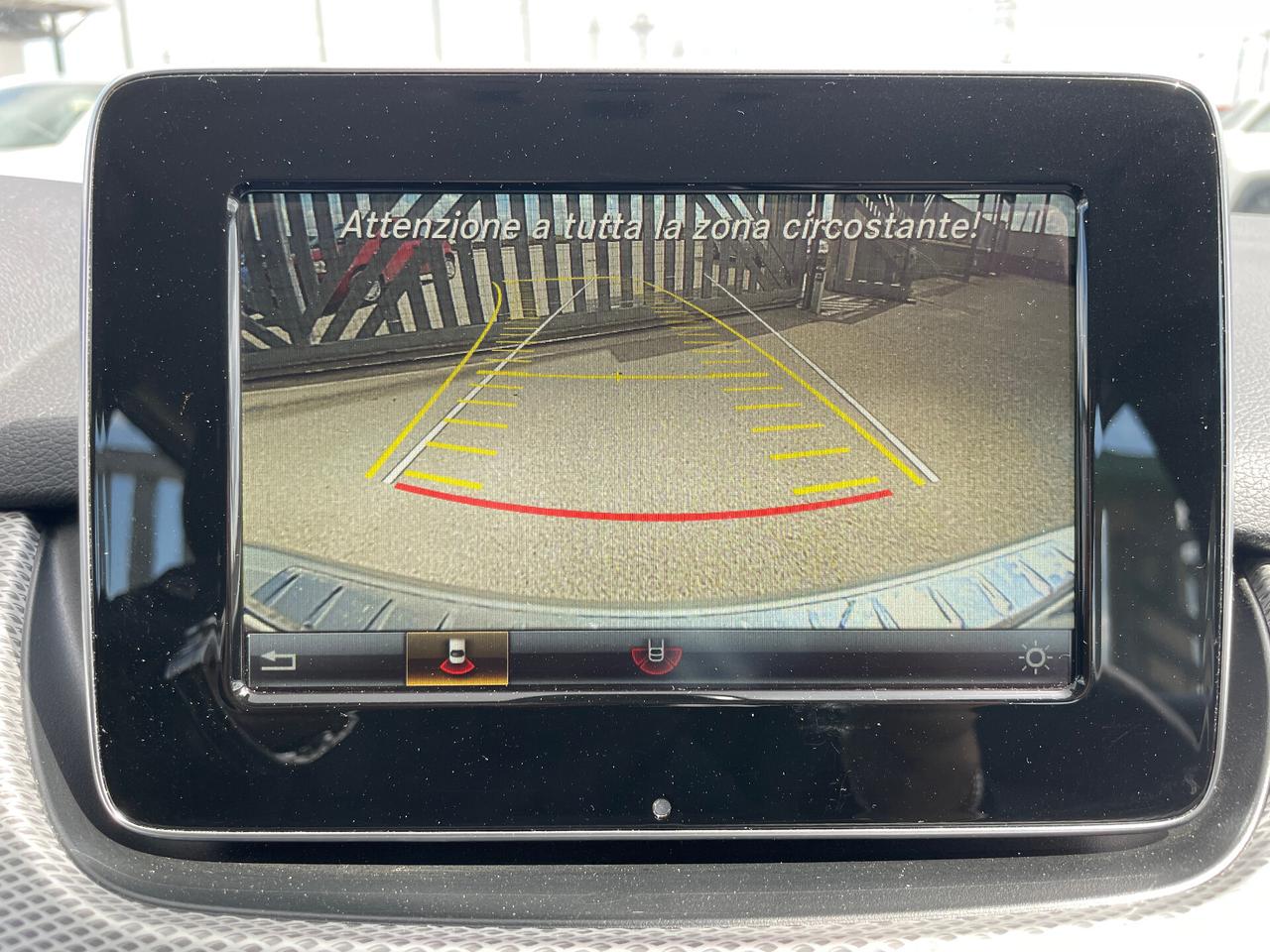 Mercedes-benz B 180 1.5 CDI 110cv Premium-NAVIGATORE-RETROCAMERA