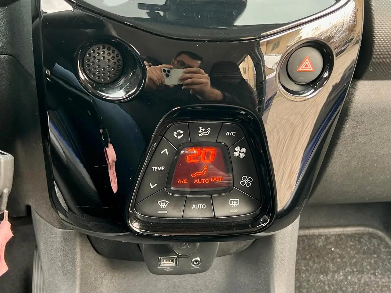 Citroen C1 5 Porte 1.0 VTi 72cv Shine Neopatentati