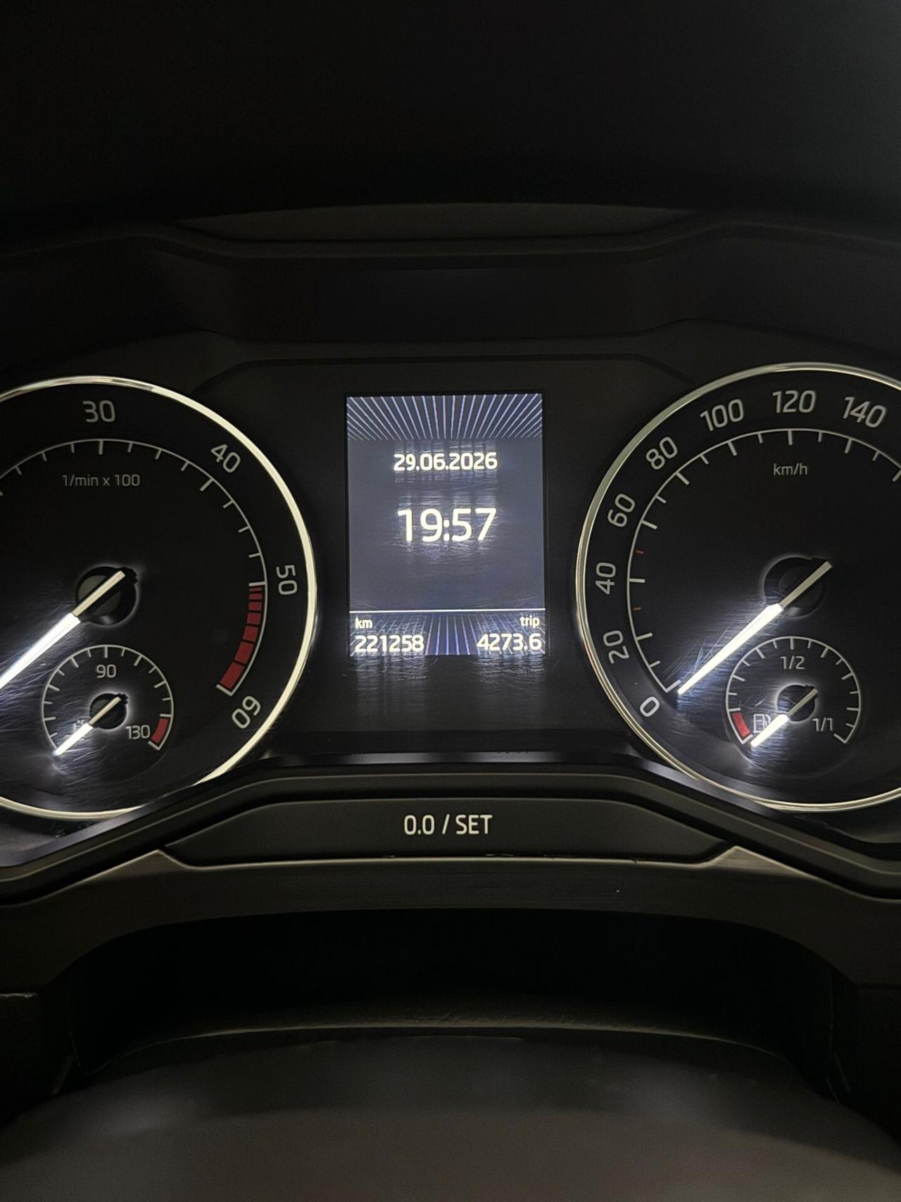 Skoda Superb 2.0 TDI DSG Wagon Style
