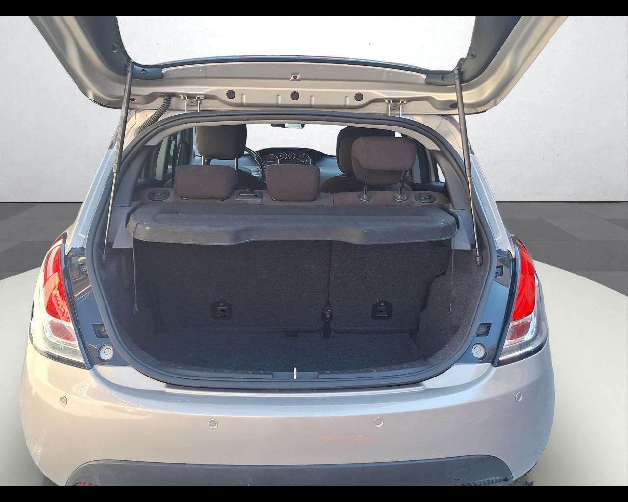 LANCIA Ypsilon 3ª serie - Ypsilon 1.2 69 CV 5 porte S&S Gold