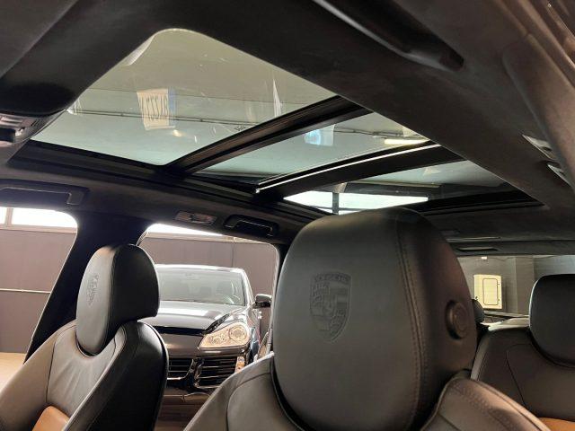 PORSCHE Cayenne 4.8 Turbo S 550CV COLOR MACADAMIA ! FRENI CARBO !