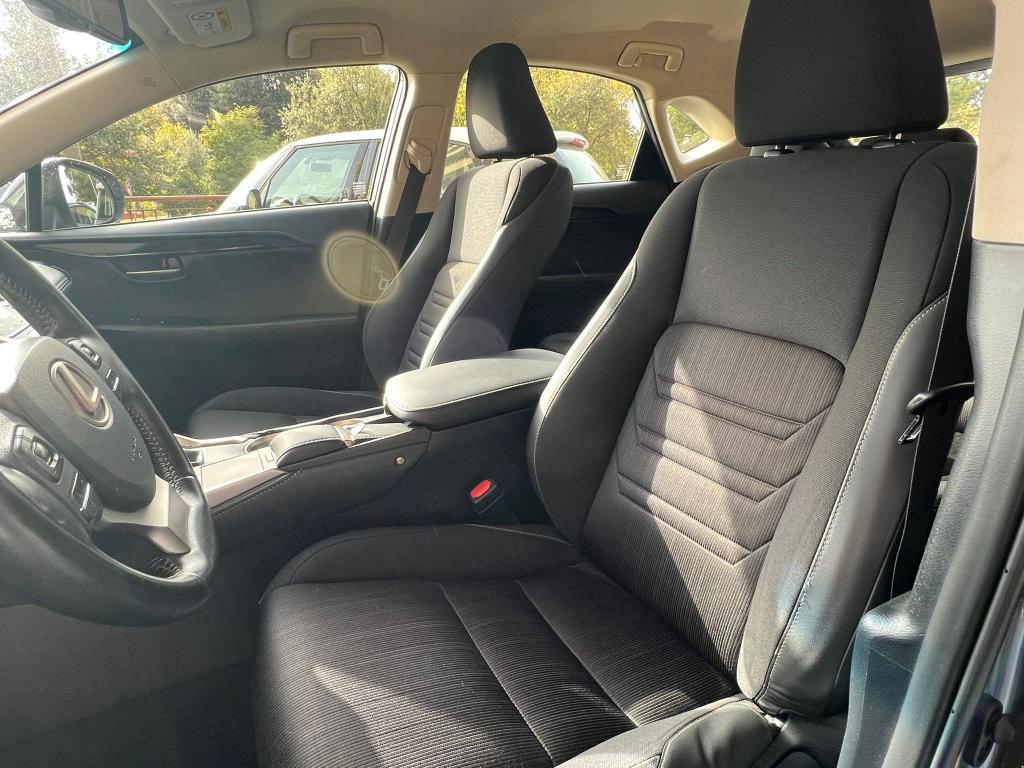 Lexus NX 300h 2.5 Business 4wd cvt