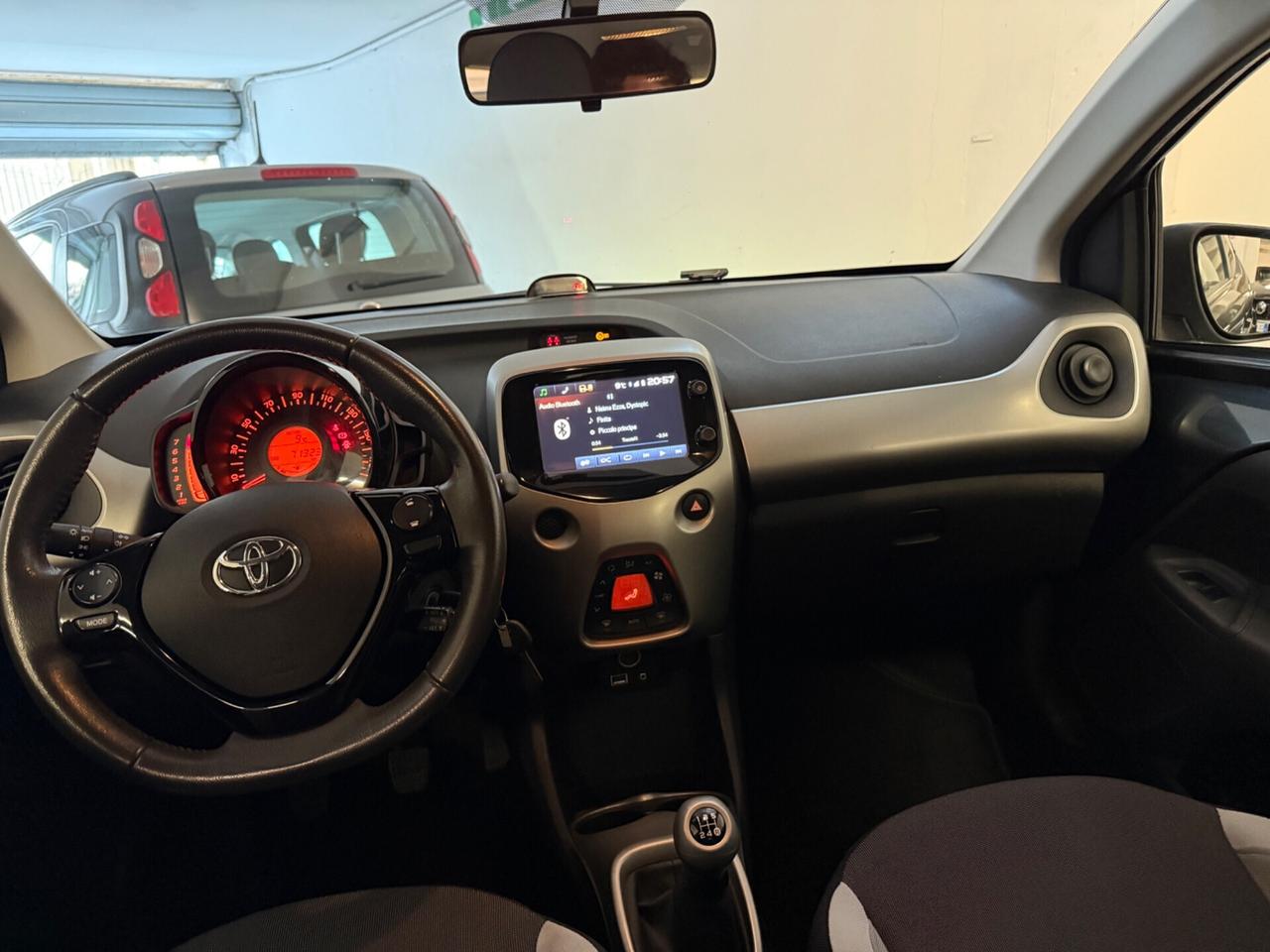 Toyota Aygo 1.0 VVT-i 69 CV 5 porte x-play