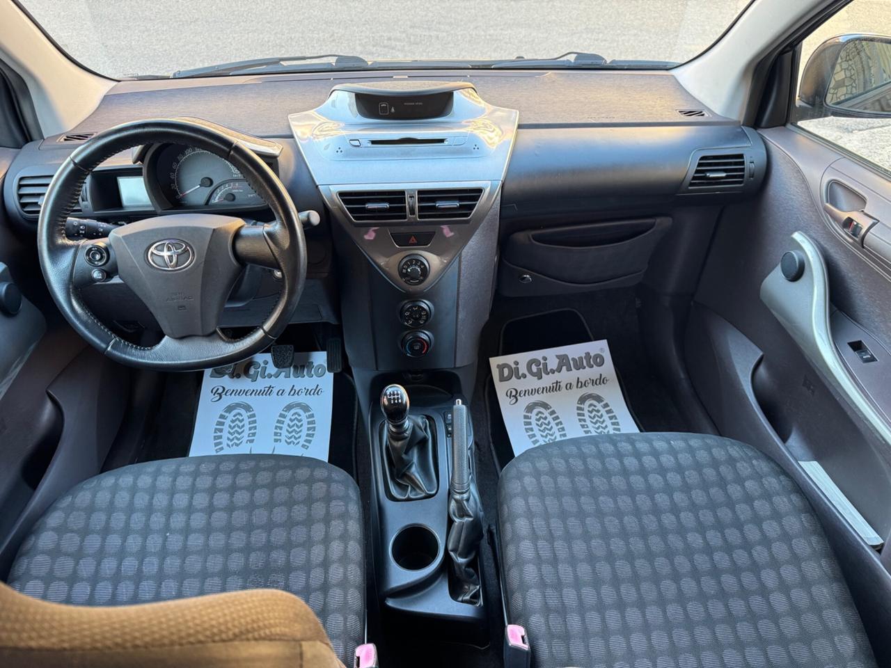 Toyota iQ 1.4 D-4D 90cv Multidrive