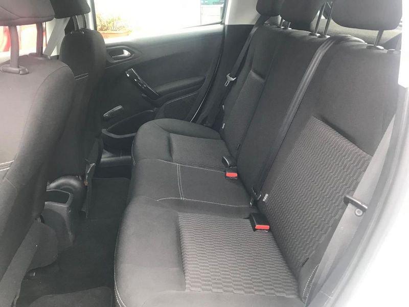 Peugeot 208 PureTech 82 5p. GPL Allure