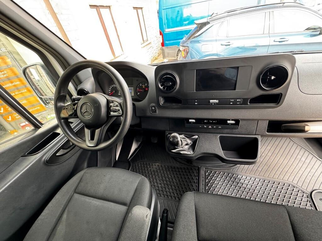 Mercedes-Benz Sprinter Cargo Van L2 H2