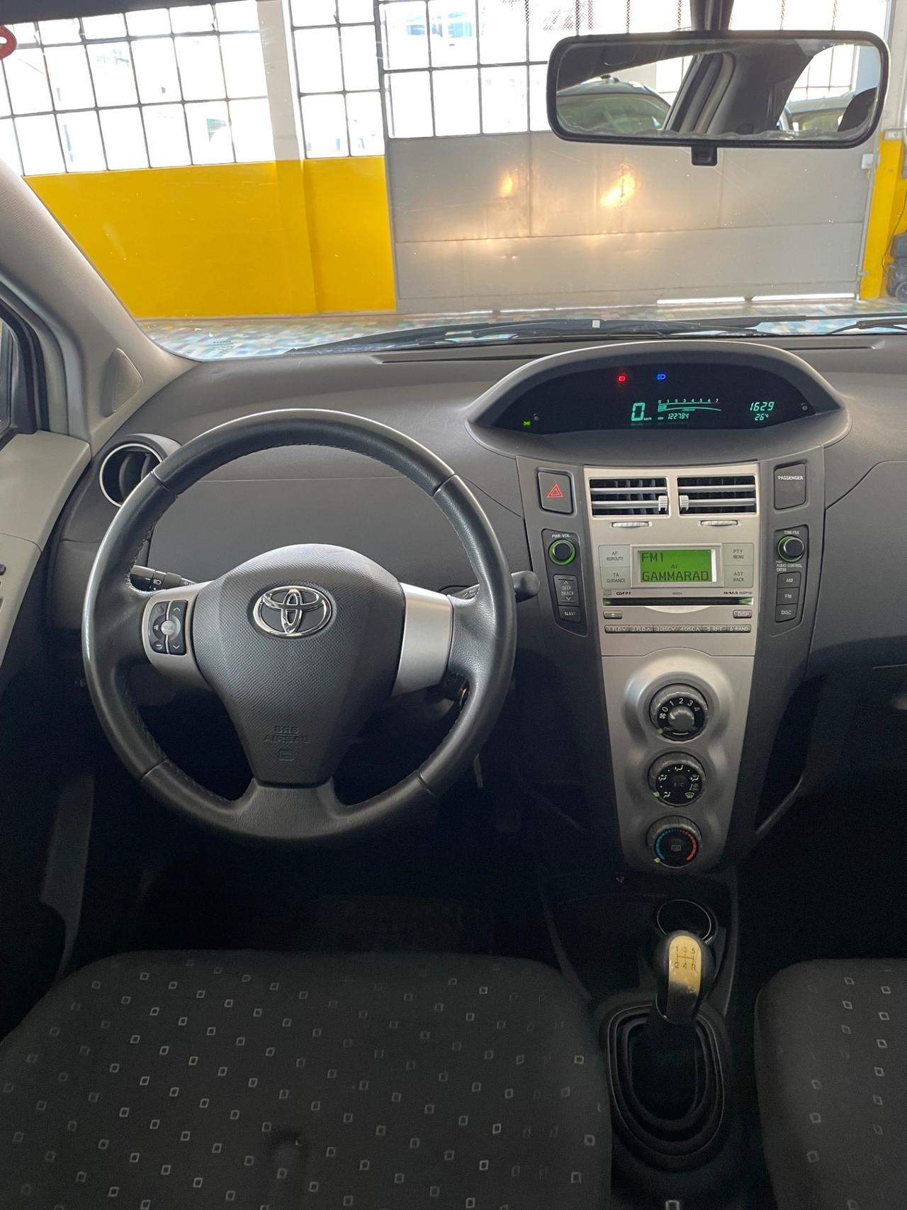 Toyota Yaris 1.0 5 porte TAGLIANDI CERTIFICATI