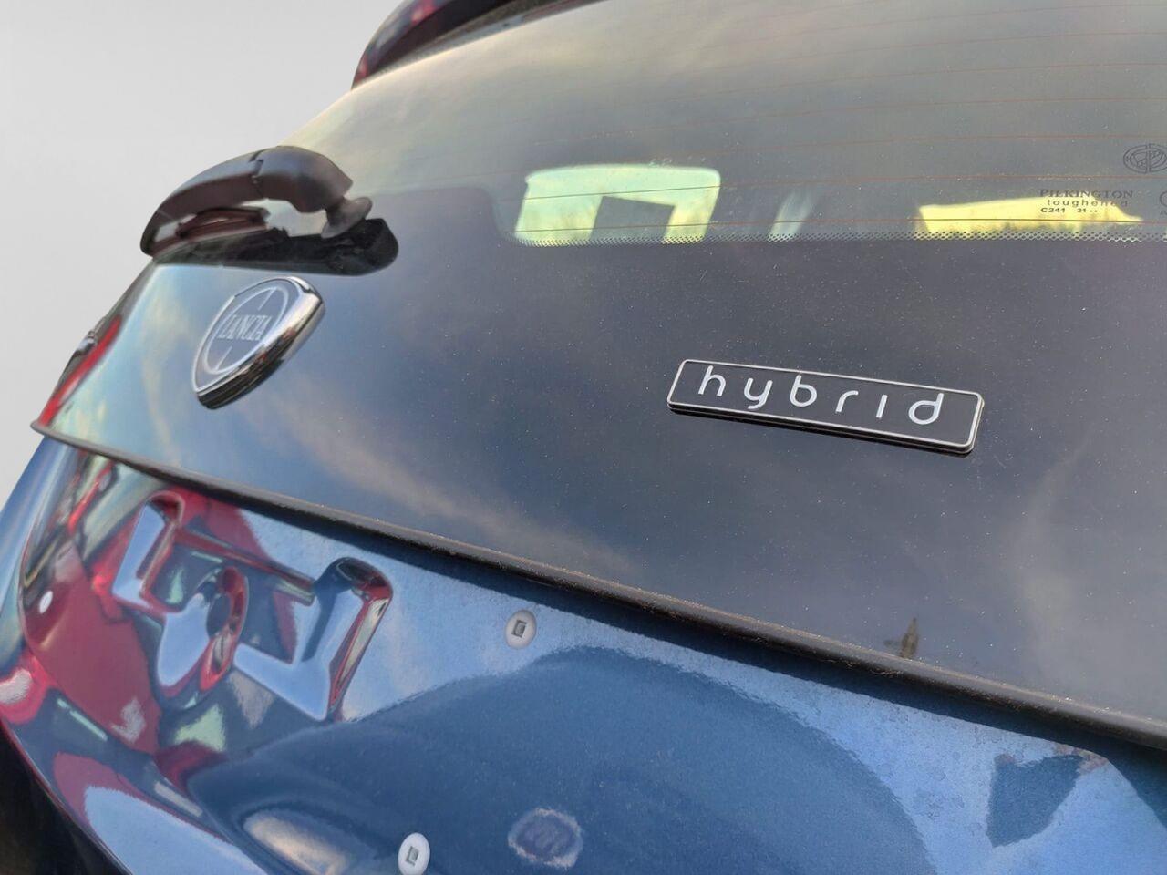 LANCIA Ypsilon III 2021 - Ypsilon 1.0 firefly hybrid Silver s&s 70cv