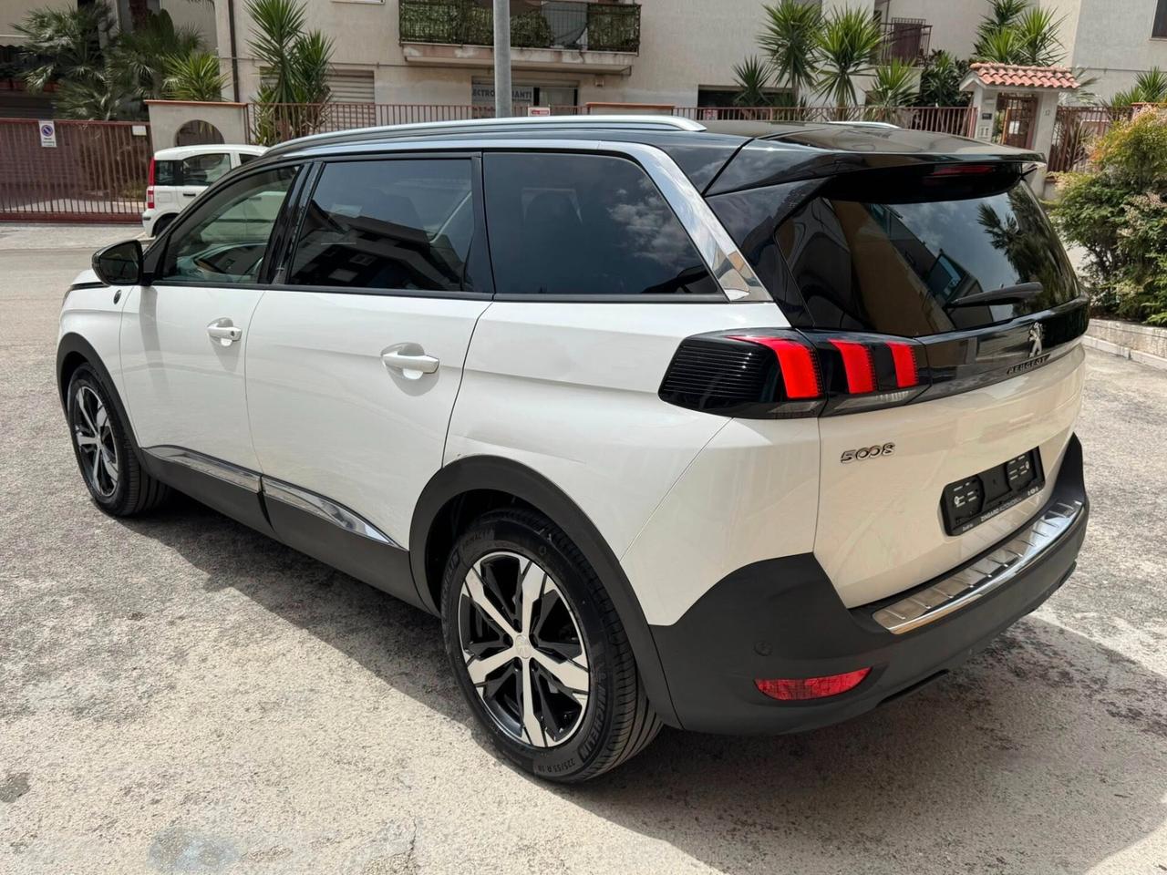 PEUGEOT 5008 1.5 HDI 130 CV. BI-COLORE CROSSWAY 7 POSTI