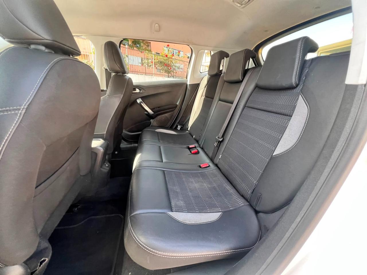 Peugeot 2008 1. 6 BlueHDi 120 S&S Allure