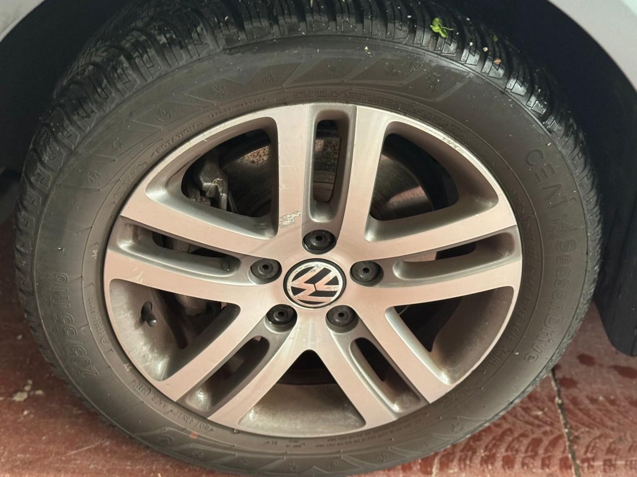 Volkswagen Touran 2.0 TDI DPF Highline 7 POSTI