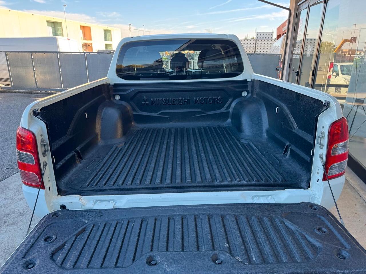 Mitsubishi L200 2.4 DI-D/154CV Double Cab Intense