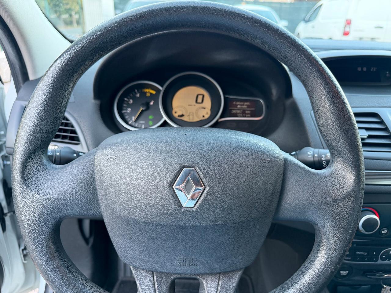 Mégane 1.5 dCi 90CV, TAGLIANDATA GOMME NUOVE