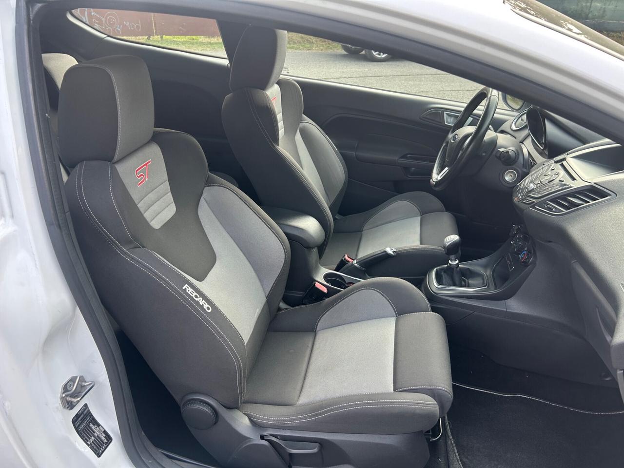 Ford Fiesta 1.6 182 CV 5 porte ST