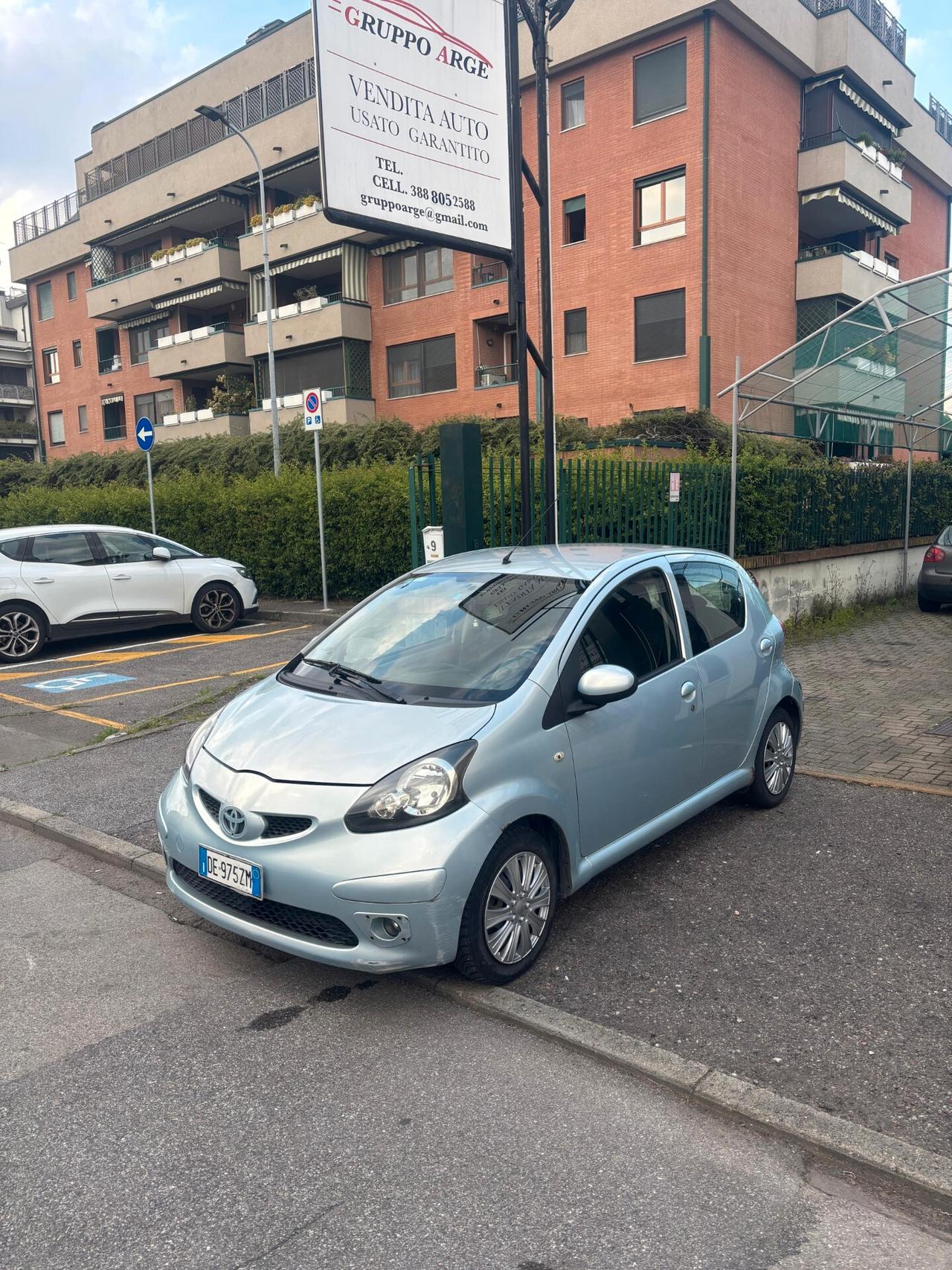 Toyota Aygo 1.0 12V VVT-i 5 porte Sol