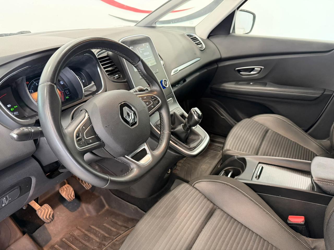 Renault Scénic TCe 140 CV EDC FAP Intens