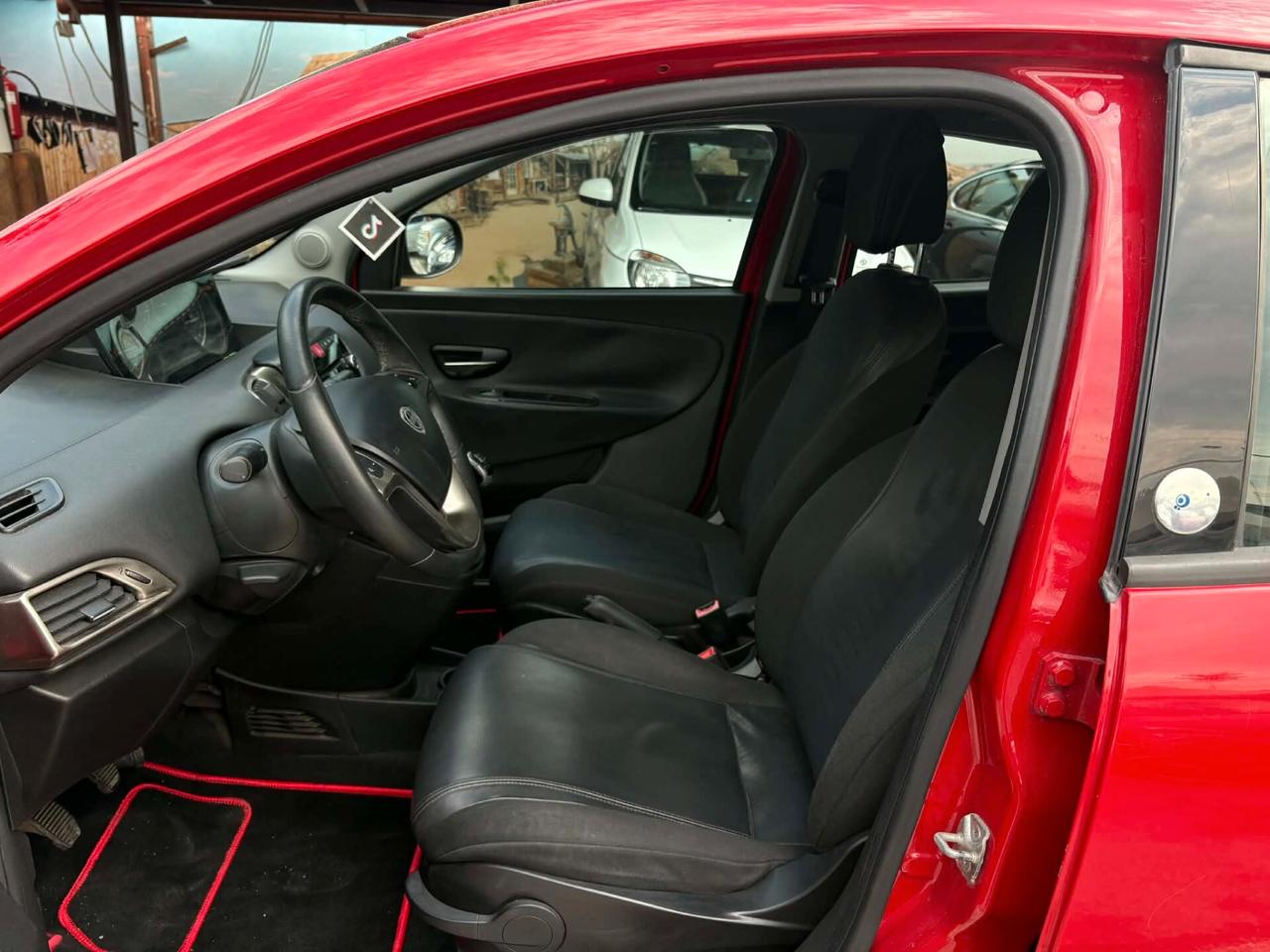 Lancia Ypsilon 1.2 69 CV 5 porte GPL 2035 Ecochic Elefantino