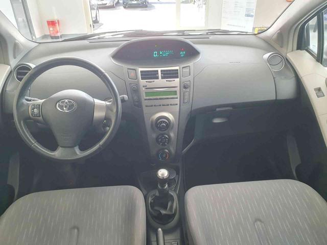 TOYOTA Yaris 1.3 5 porte Neopatentati Ok