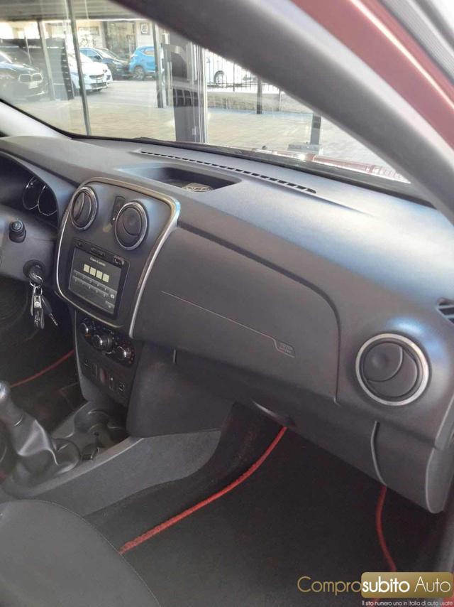 DACIA Sandero 1.2 75CV Serie Speciale Lauréate Family