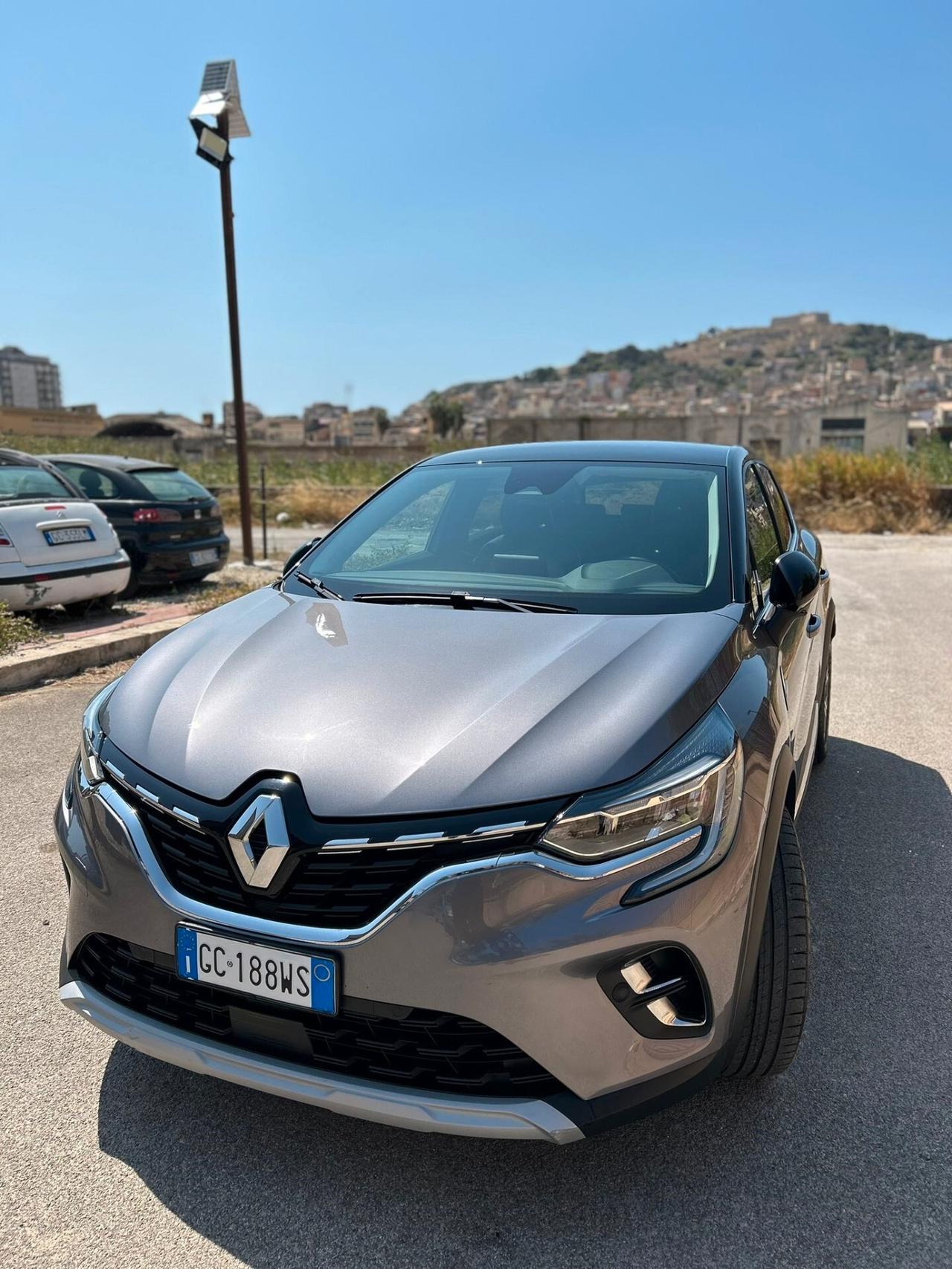 Renault Captur Plug-in Hybrid E-Tech Intens