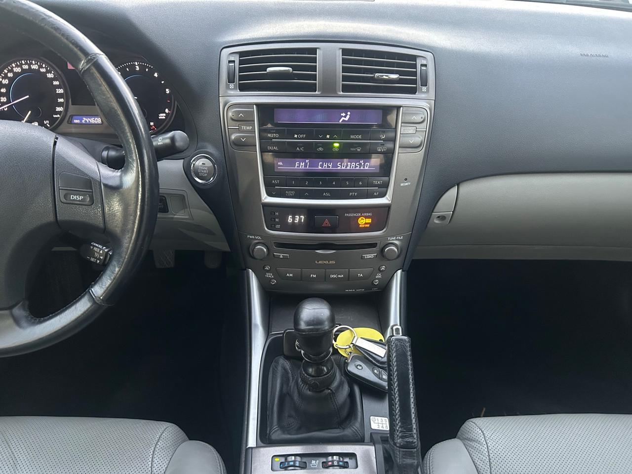 Lexus IS 220d 2.2 16V Luxury