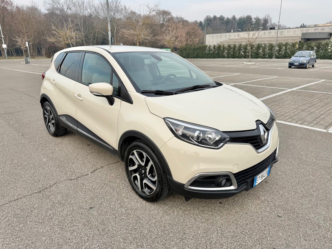 Renault Captur 0.9 TCe 12V 90 CV Start&Stop*Navi*Cerchi*Cruise*Aux*Usb