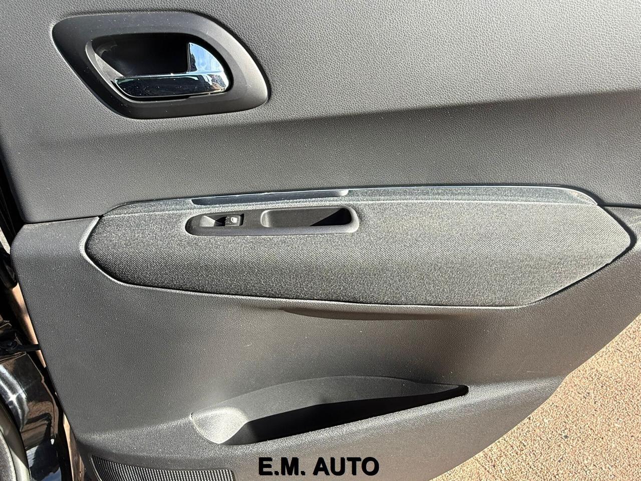 Peugeot 3008 1.6 HDi 115CV Active