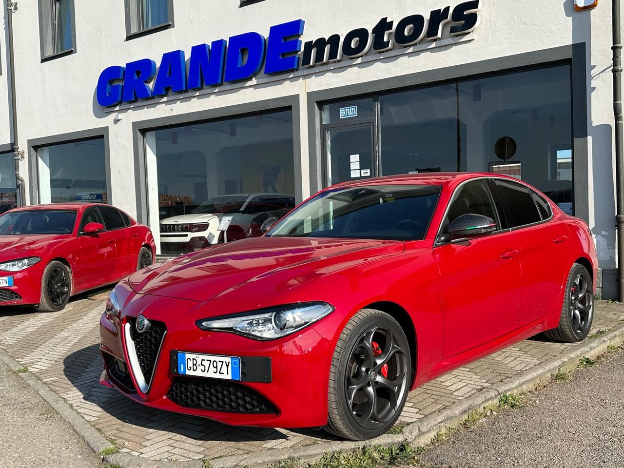 Alfa Romeo Giulia 2.0 Turbo 200 CV AT8 dettagli in Carbonio
