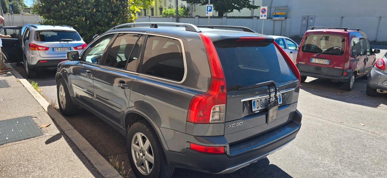 Volvo XC 90 XC90 2.4 D5 185 CV aut. AWD Executive