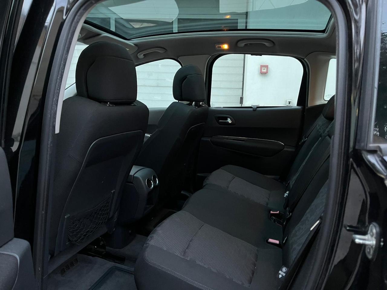 Peugeot 3008 1.6 HDi 110CV cambio robotizzato Outdoor