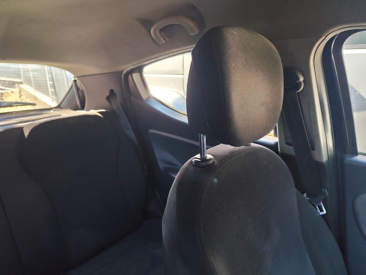 Lancia Ypsilon 1.2 69 CV 5 porte GPL Ecochic Silver