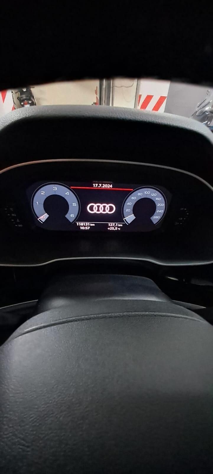 Audi Q3 35 TDI S tronic Business