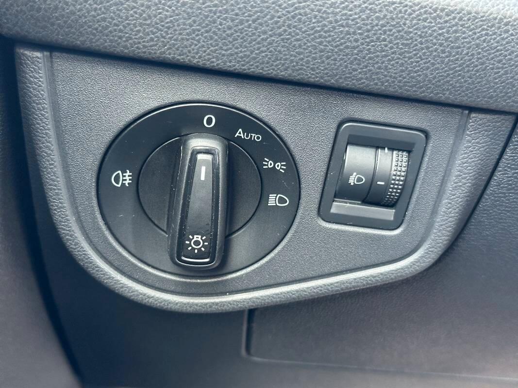 Volkswagen Taigo 1.0 tsi Life 110cv dsg con Telecam e CarPlay