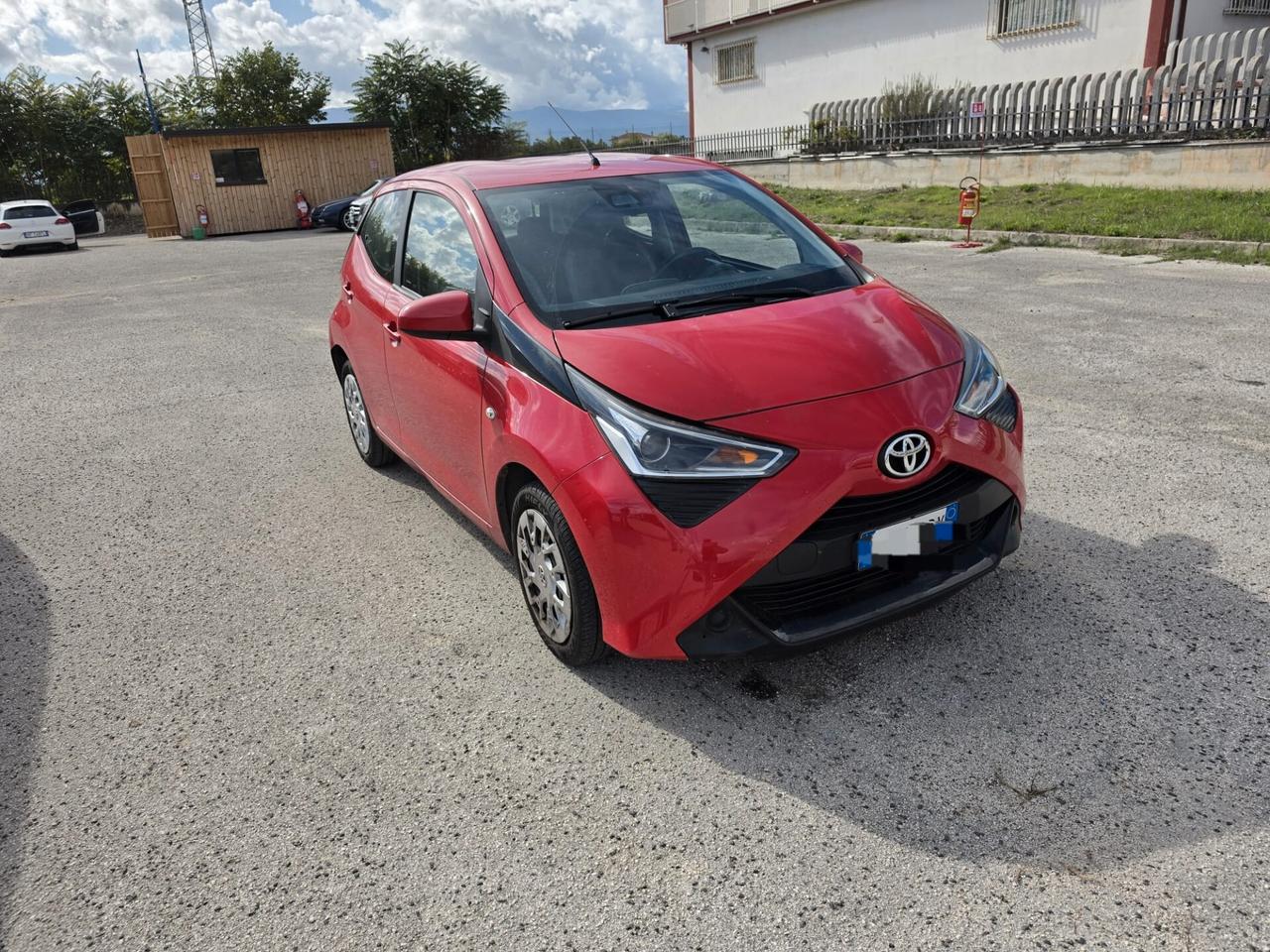 Toyota Aygo 1.0 VVT-i 72 CV 5 porte x-clusiv
