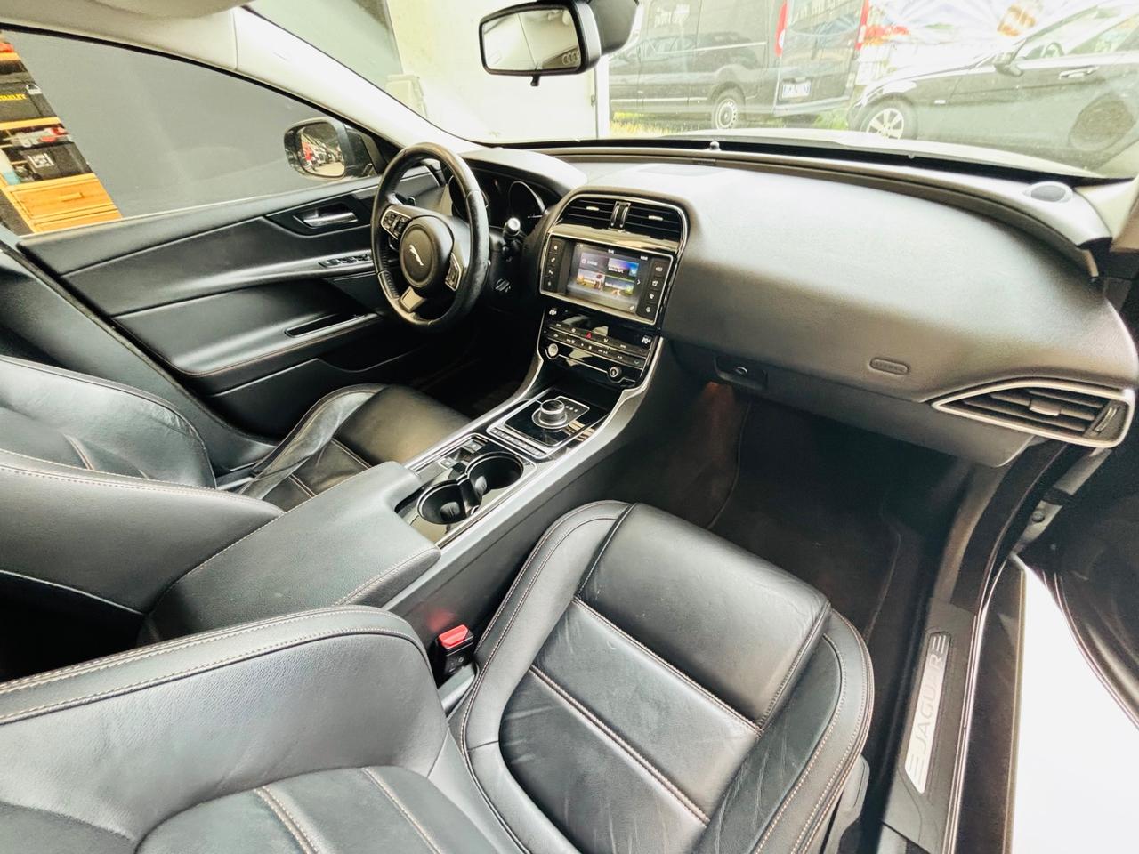 Jaguar XE 2.0 D Turbo Portfolio