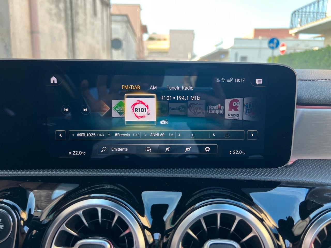 MERCEDES BENZ CLA 200 PREMIUM 1.3 163CV TETTO PELLE NAVI ANNO 2019