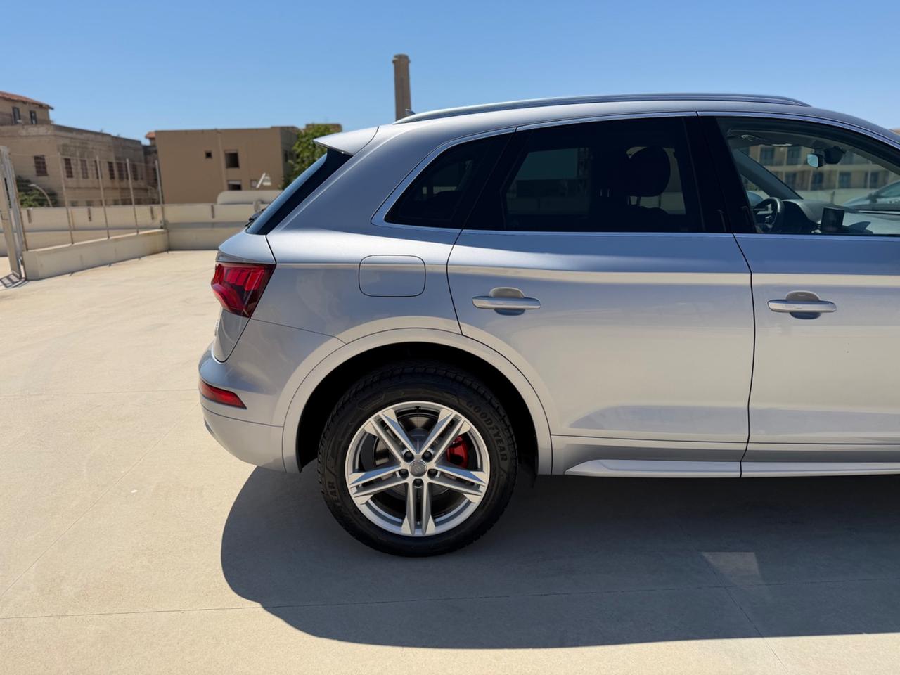 Audi Q5 40 TDI quattro S tronic line plus